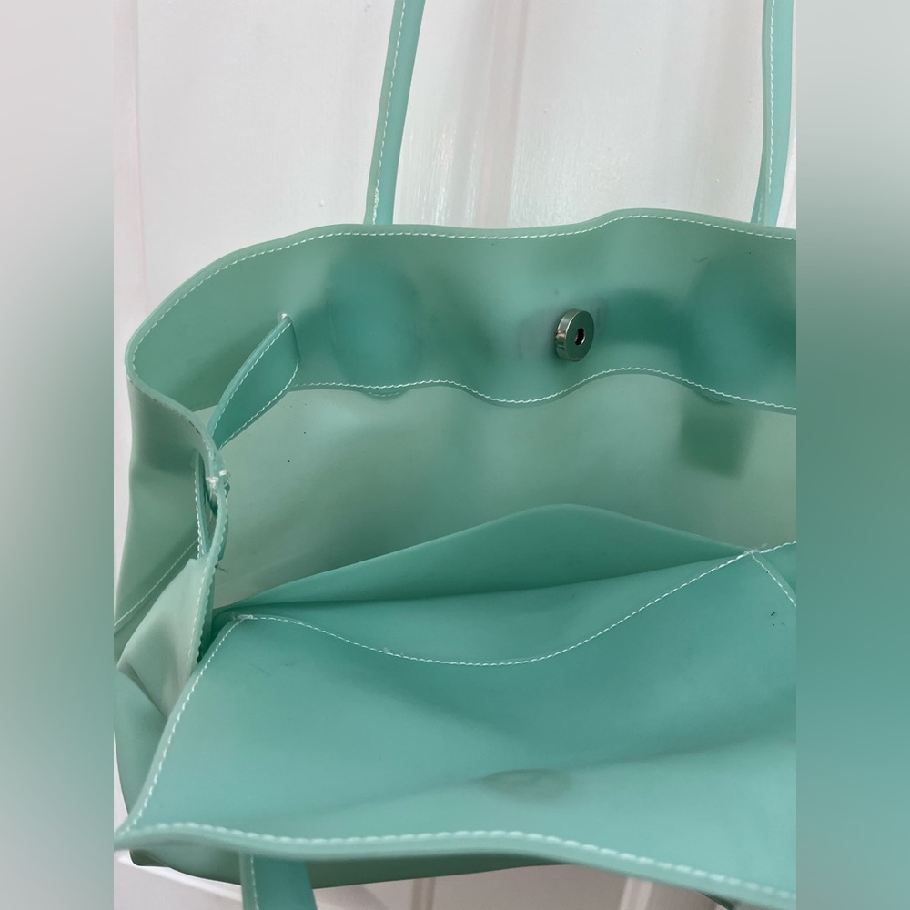 Silicone women’s pocketbook - Picture 3 of 4
